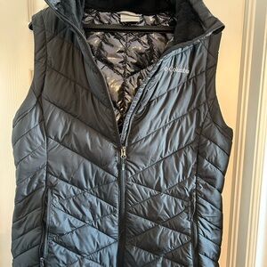 Columbia Women's black Quilted Vest